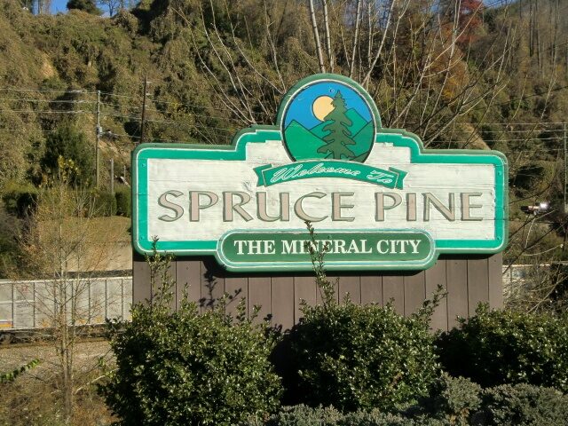 Spruce Pine The Mineral City Logo